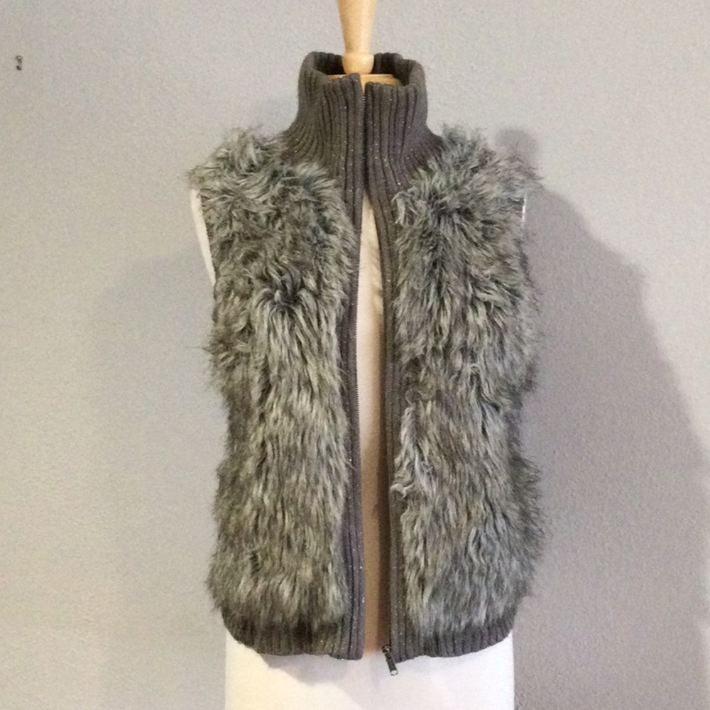 Justice Fuzzy Faux Fur Glitter Gray Full Front Zip Collared Vest 16 (Juniors) - Picture 4 of 16